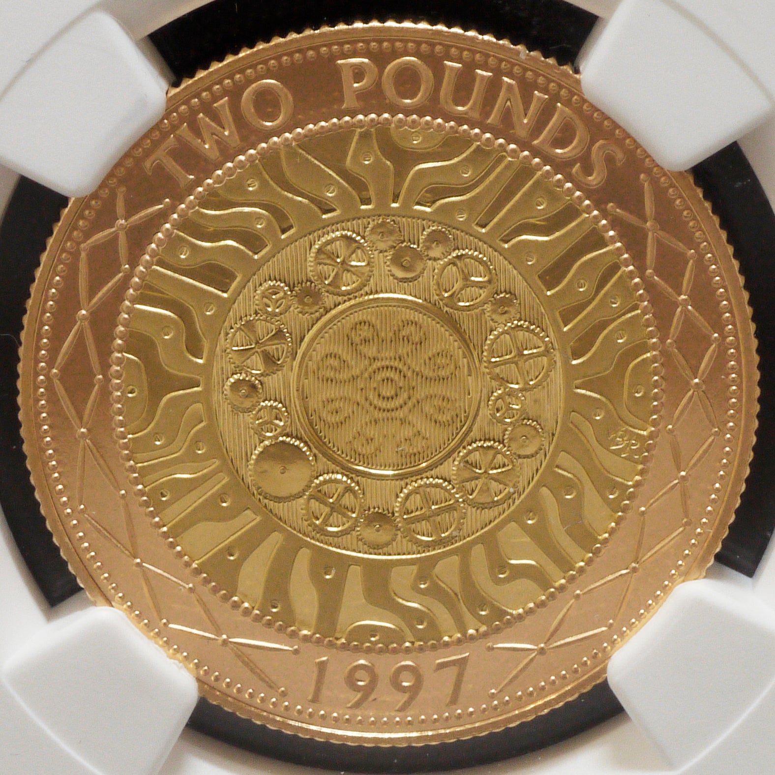 イギリス 2ポンド金貨 1997年 エリザベス2世 ロンドン鋳 NGC PF69 ULTRA CAMEO - NJ BUYER'S MARKETPLACE