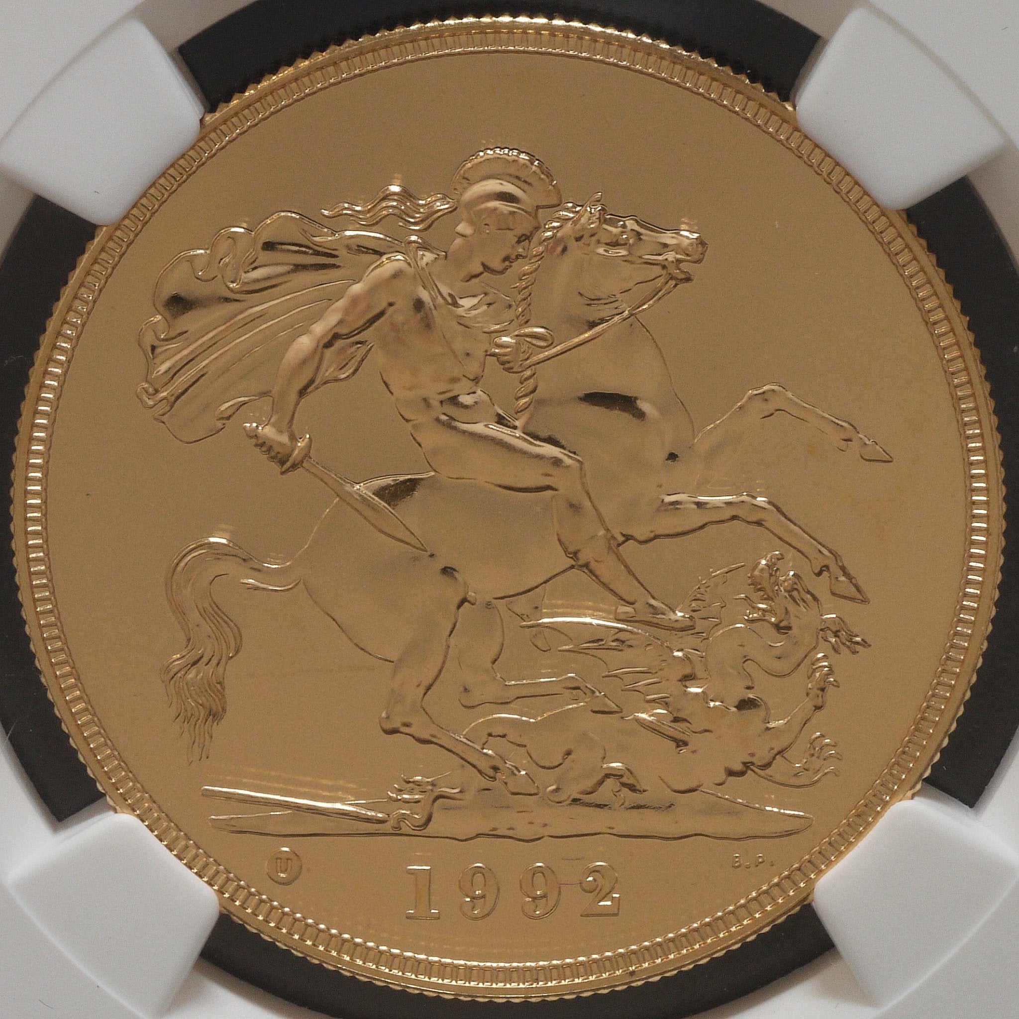 貨幣  5ヶ国のコインと8枚のトークン、メダル イギリス 5ポンド金貨 1992年 エリザベス2世 ロンドン鋳 NGC