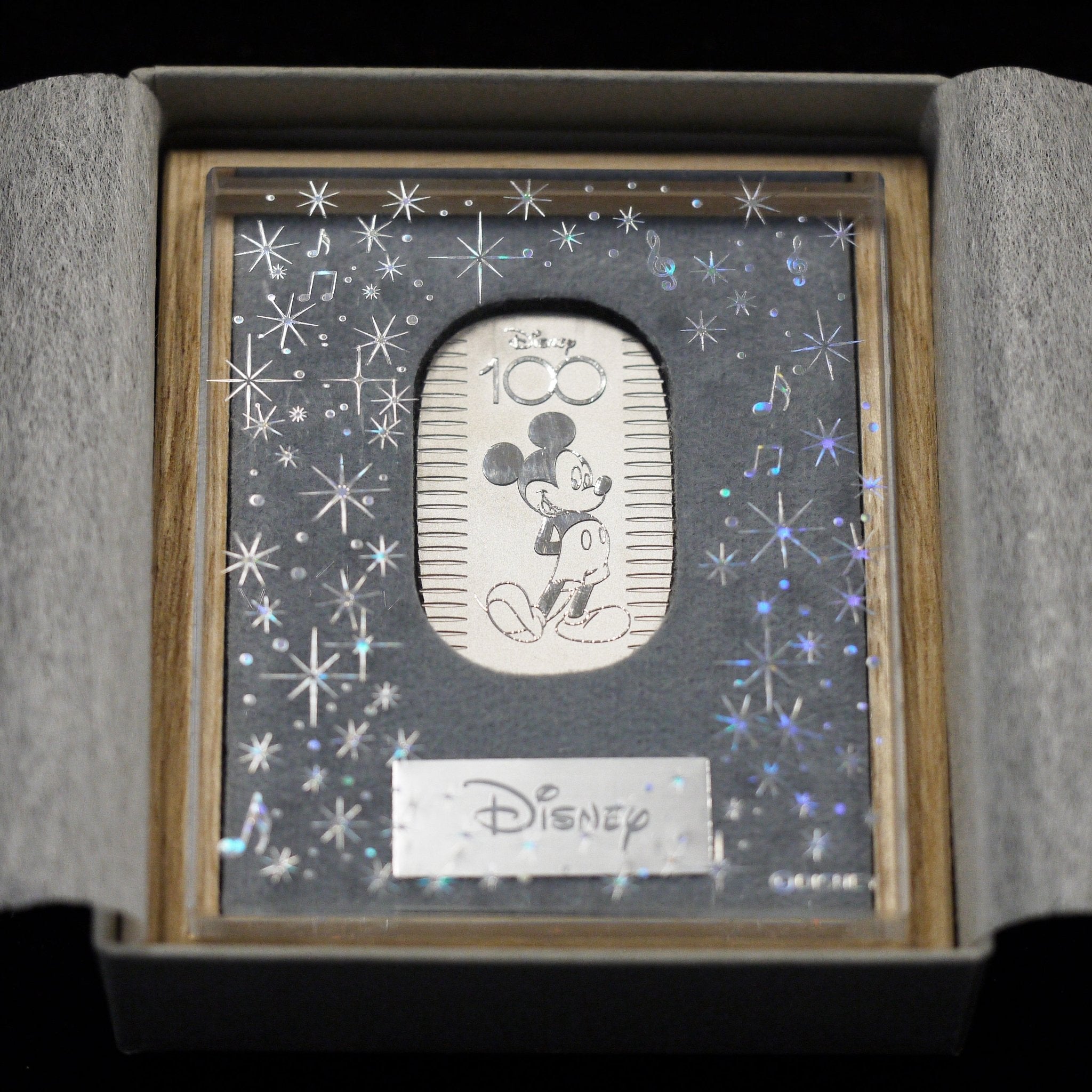 ディズニー 純プラチナ10グラム小判 ミッキーマウス ウォルト・ディズニー100周年記念 元箱付属 - NJ BUYER'S MARKETPLACE