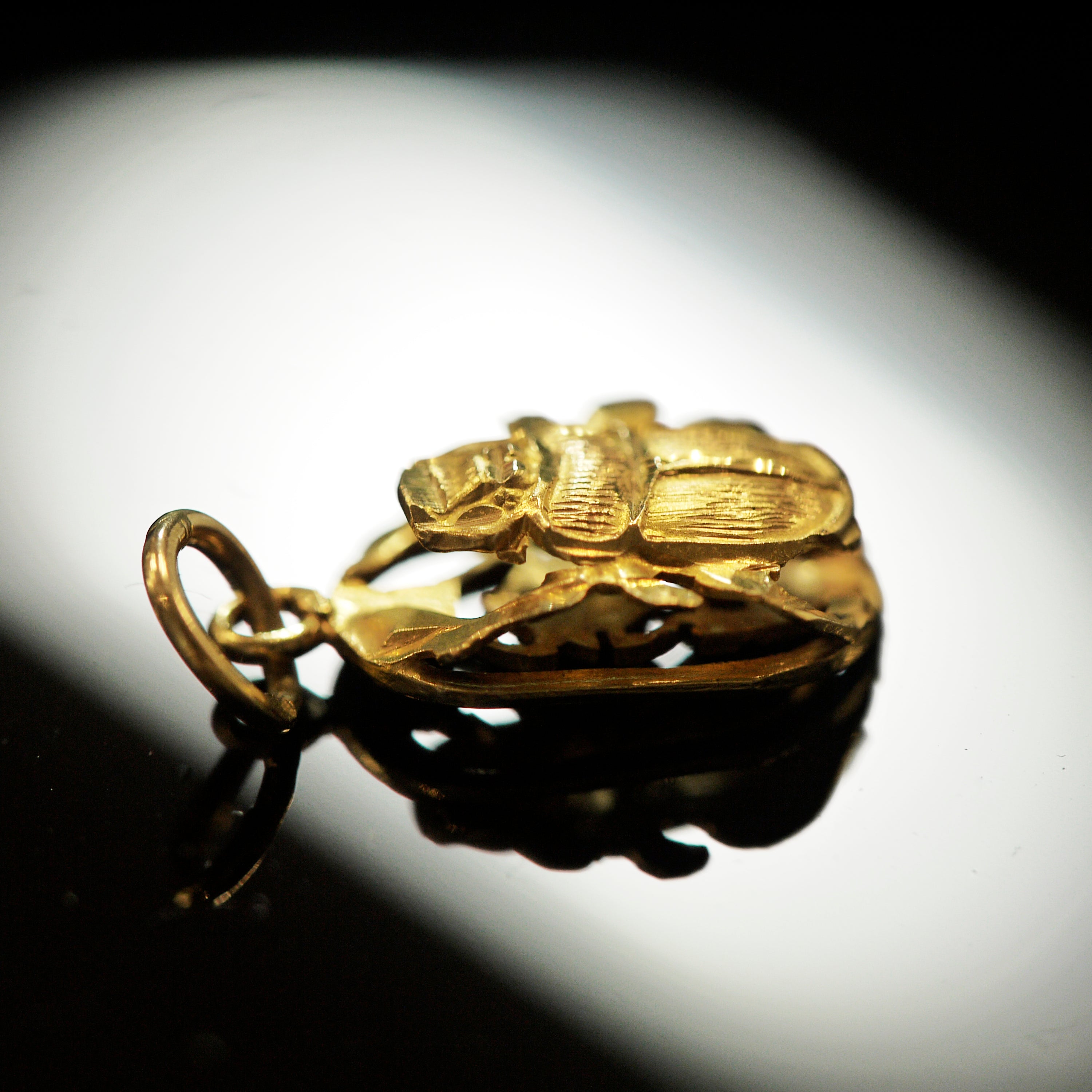 K18ペンダントトップ 古代エジプトモティーフ 太陽神ケペル