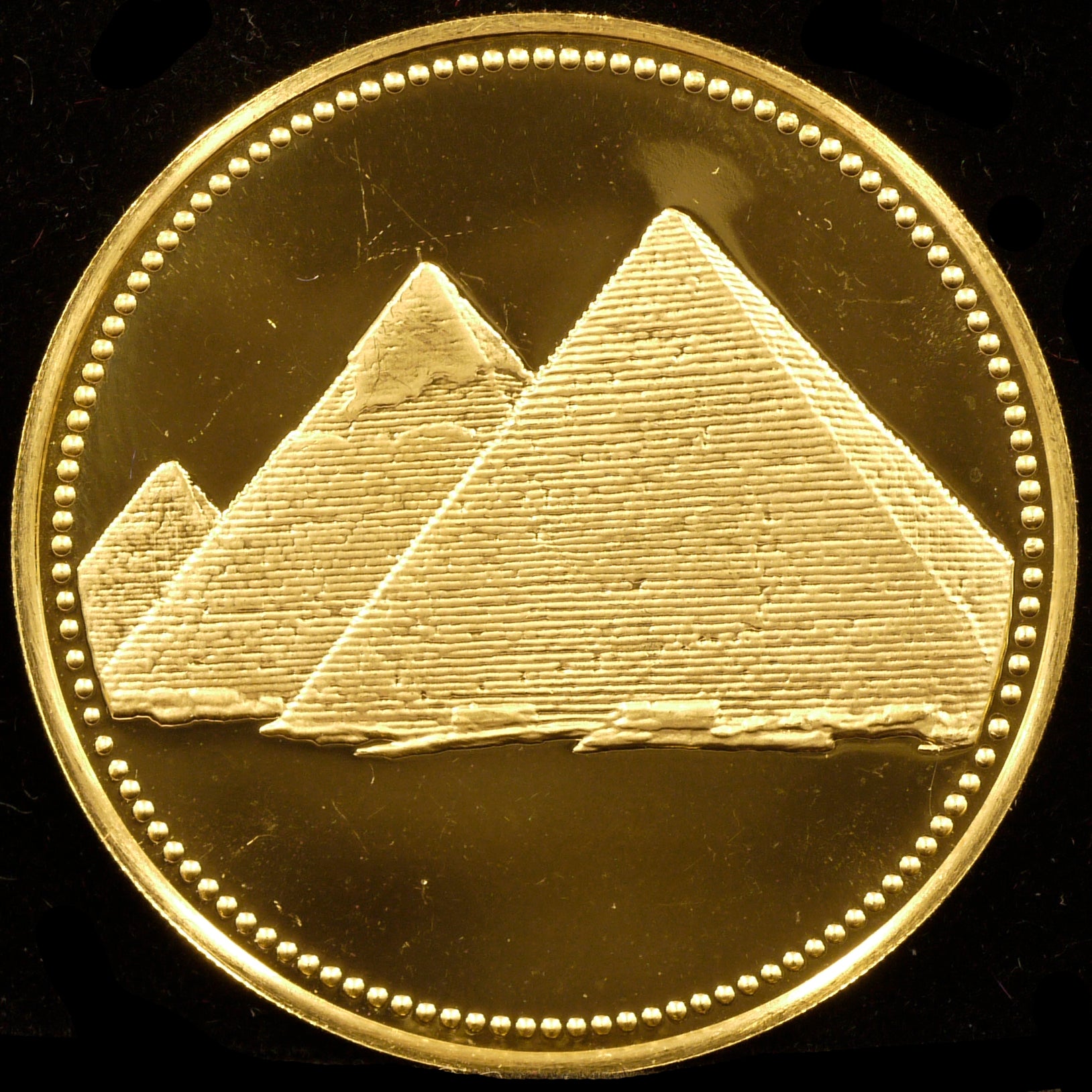 Egypt 100 pound gold coins 1991 Giza's three largest pyramids