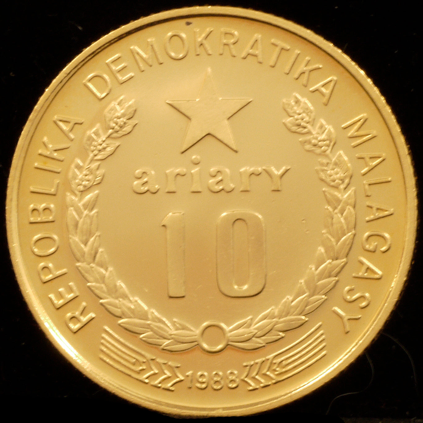 Madagascar 10 Ariani Gold Coin 1988 Toki's Parent and Child